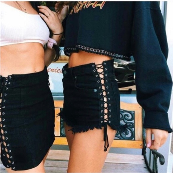 LF Pants - BNWT LF carmar black lace up side shorts